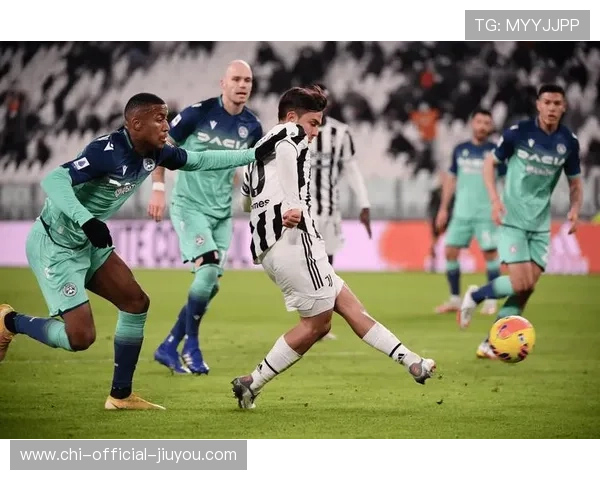 尤文图斯中场回敲制造机会，迪巴拉低射得手